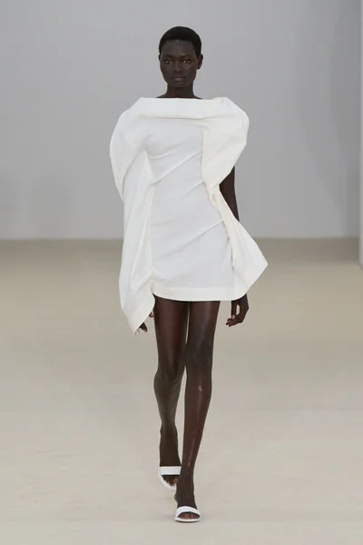 Look 32